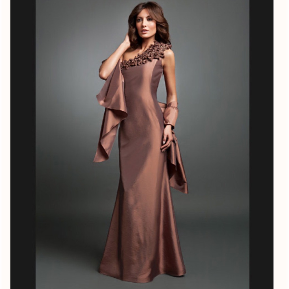 Daymour Couture 212 one shoulder cocoa evening gown/shawl Size 4